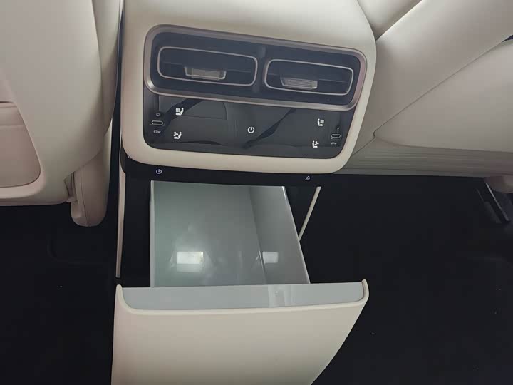 Фото 9 - LiXiang i6