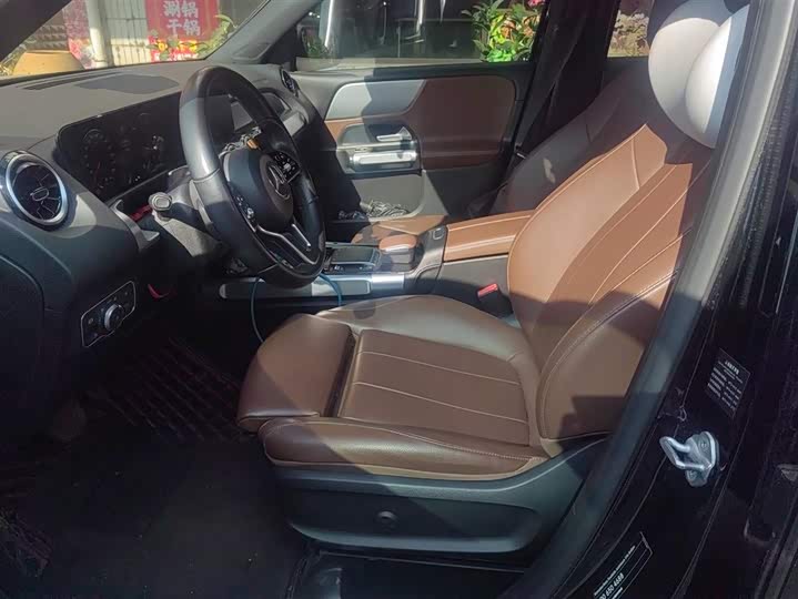 Фото 9 - Mercedes-Benz GLB-Class