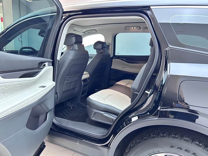 Фото 9 - Ford Edge