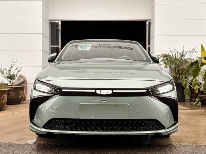 Фото 2 - Geely Geometry G6