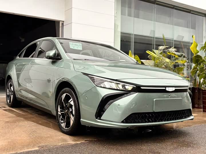 Фото 3 - Geely Geometry G6