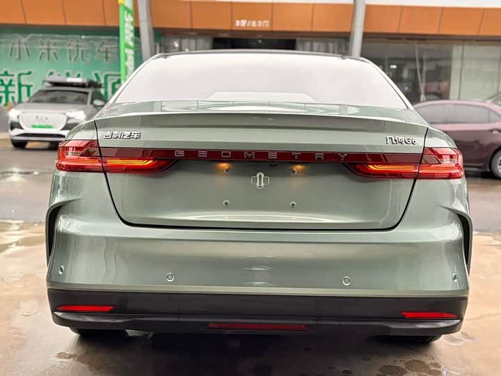 Фото 4 - Geely Geometry G6