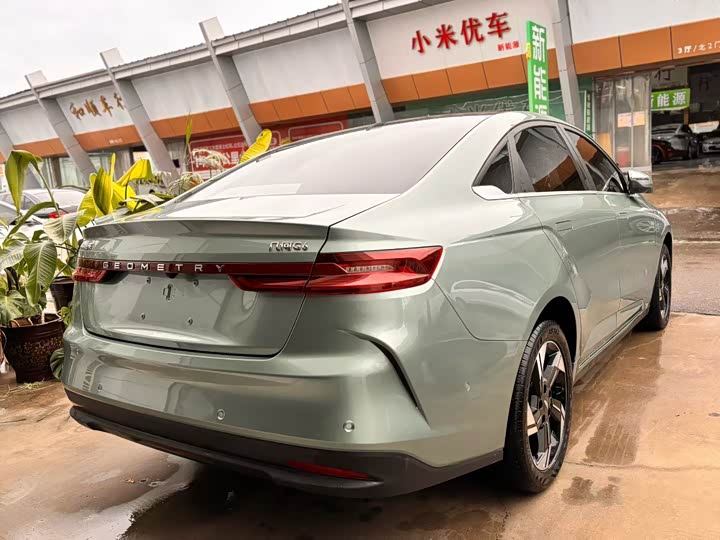 Фото 5 - Geely Geometry G6