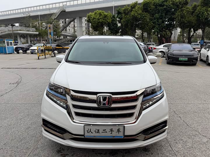 Фото 2 - Honda Elysion