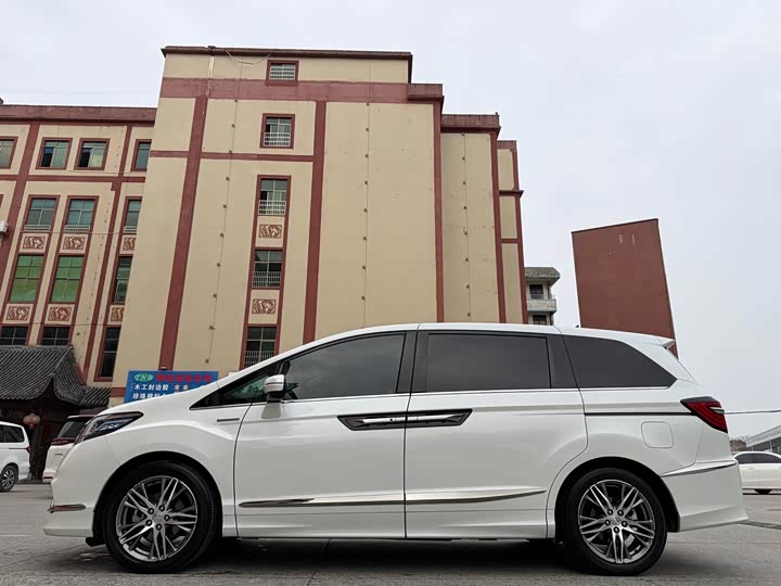 Фото 4 - Honda Elysion