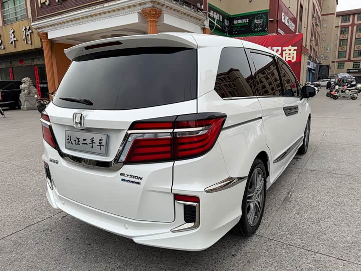 Фото 6 - Honda Elysion