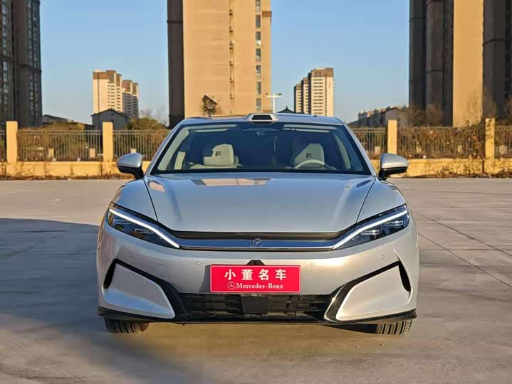 Фото 2 - BYD Han L