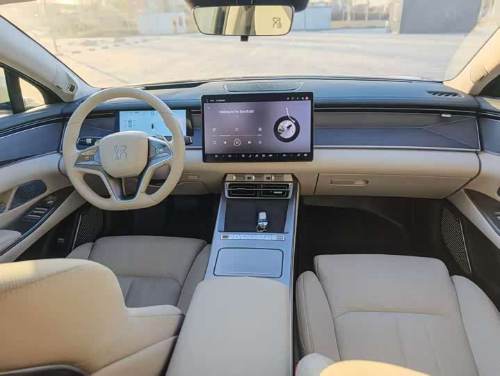 Фото 9 - BYD Han L