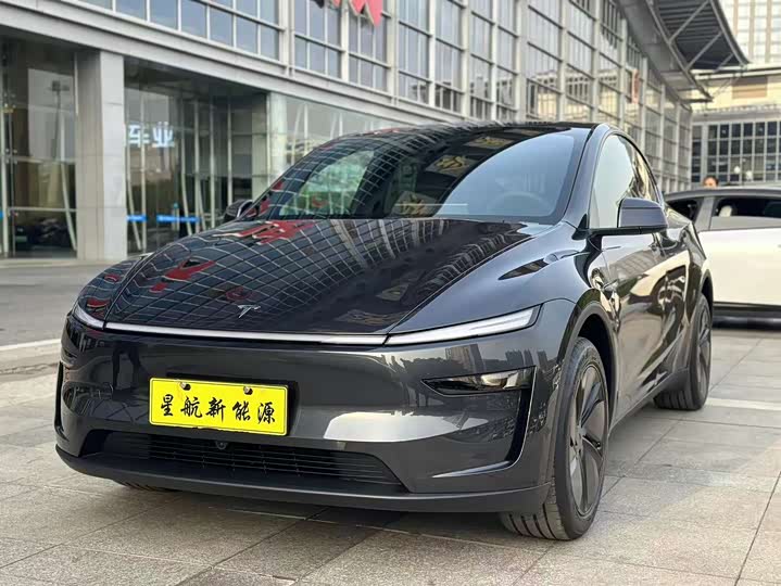 Фото 1 - Tesla Model Y