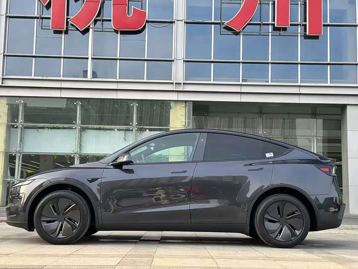 Фото 4 - Tesla Model Y