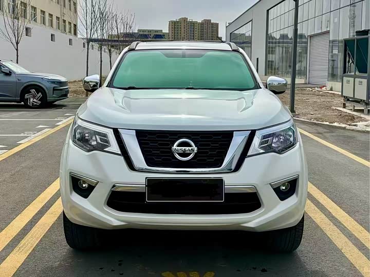 Photo 2 - Nissan Terra