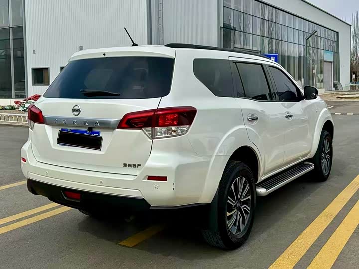 Photo 6 - Nissan Terra