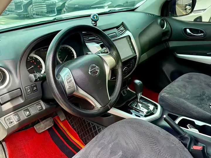 Photo 7 - Nissan Terra