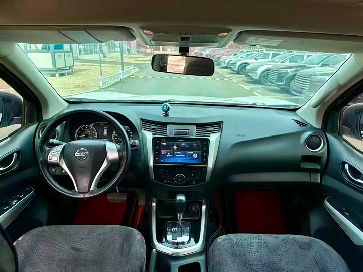 Photo 8 - Nissan Terra