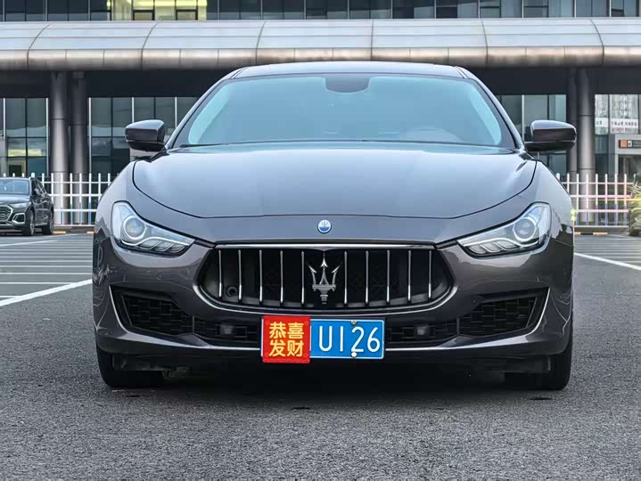 Photo 2 - Maserati Ghibli