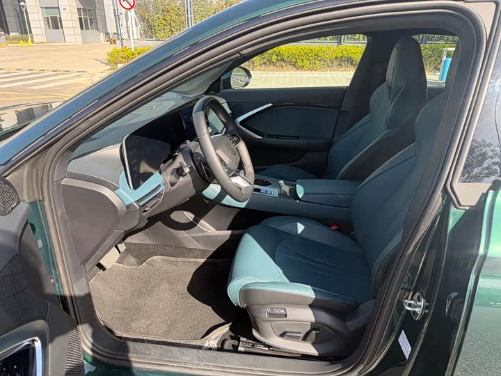 Фото 3 - MG Motor 7