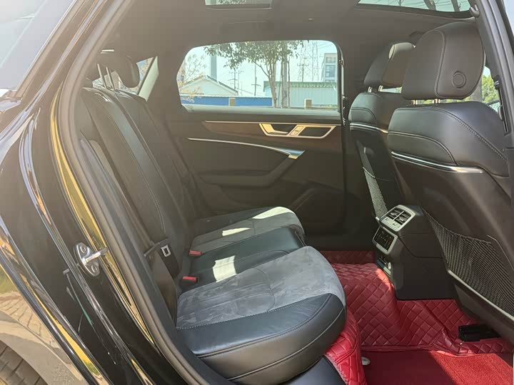 Фото 6 - Audi A6L