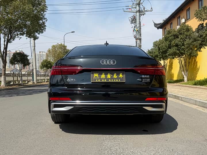 Фото 9 - Audi A6L