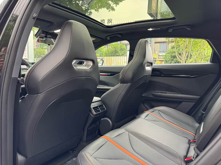 Фото 6 - Changan UNI-V