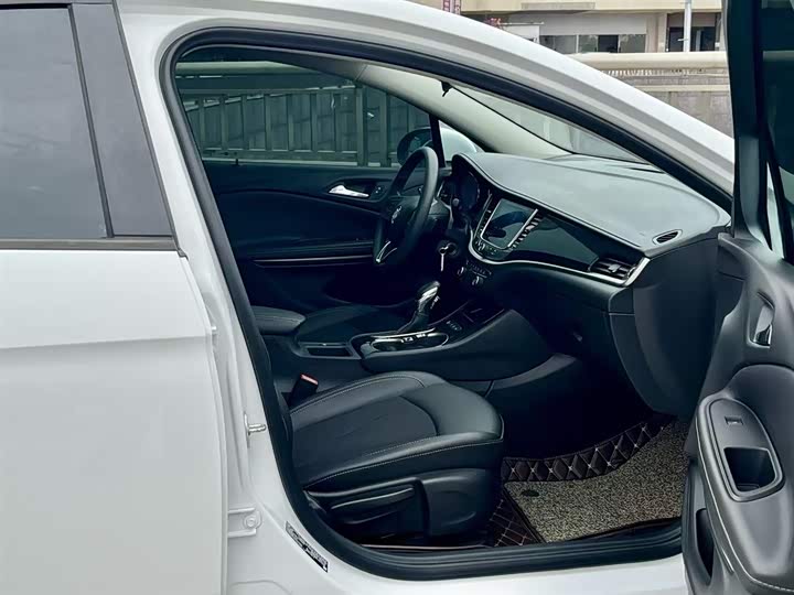 Фото 3 - Buick Verano