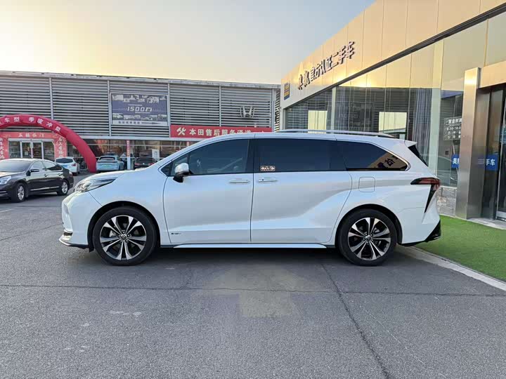 Фото 6 - Toyota Granvia