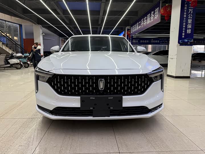 Фото 2 - Bestune B70