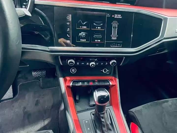 Фото 9 - Audi Q3