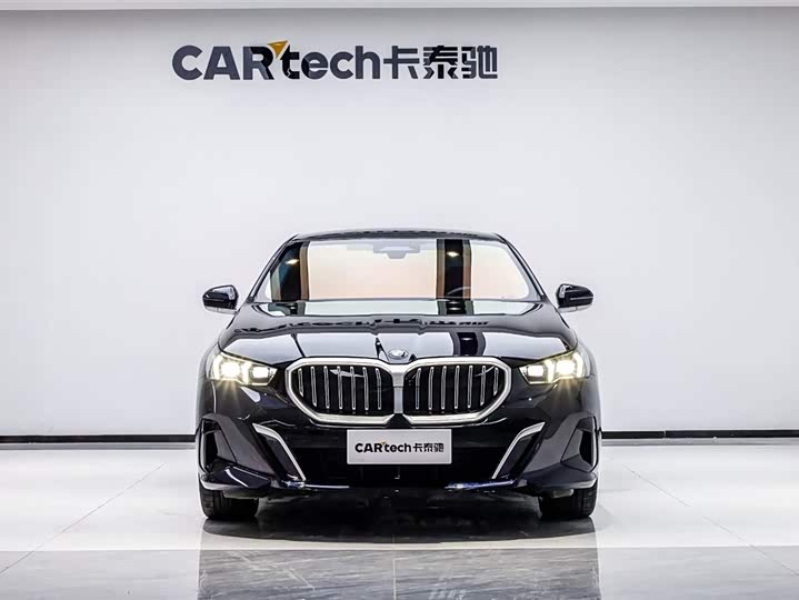 Фото 2 - BMW 5 Series