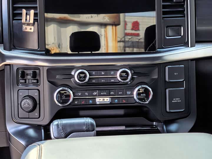 Фото 8 - Ford F-150 Raptor