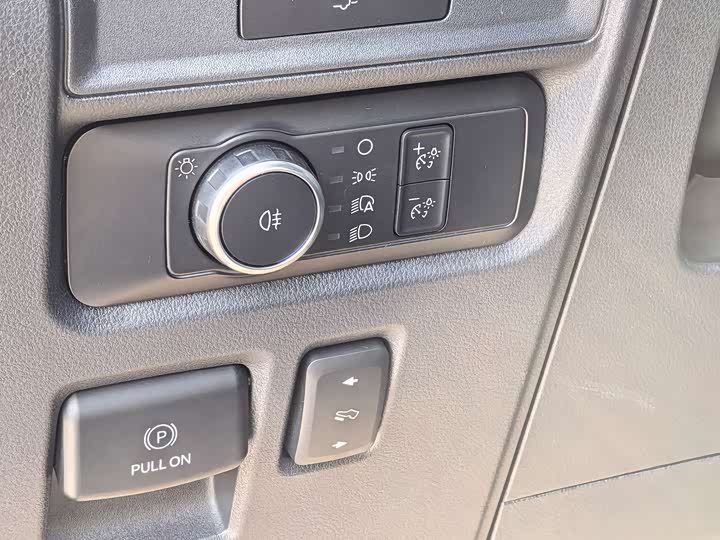 Фото 9 - Ford F-150 Raptor