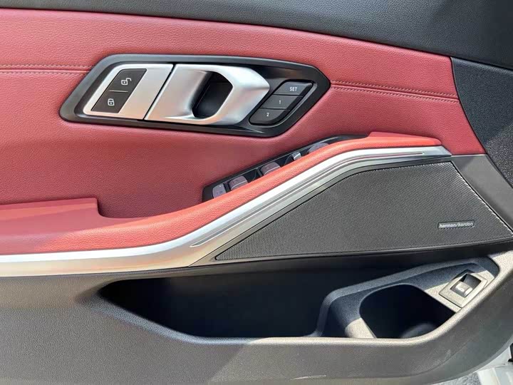 Фото 2 - BMW 3 Series