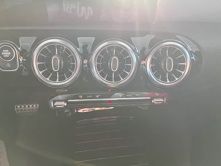 Фото 9 - Mercedes-Benz A-Class AMG