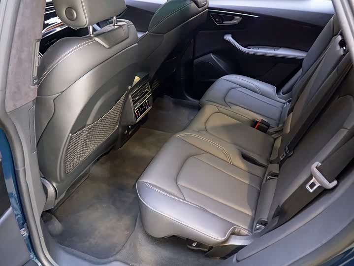 Фото 8 - Audi Q8