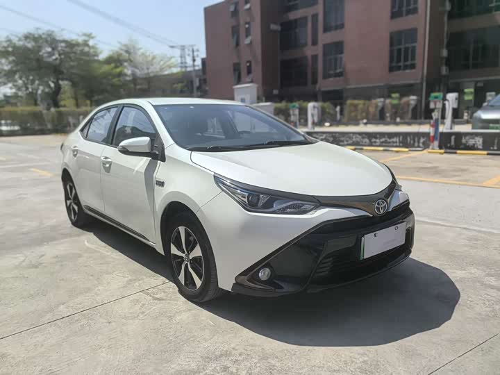 Фото 3 - Toyota Levin Hybrid