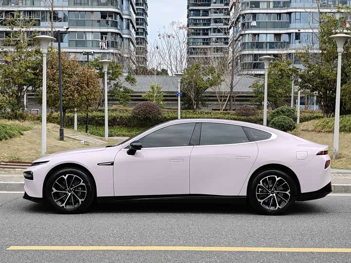 Фото 3 - XPeng P7