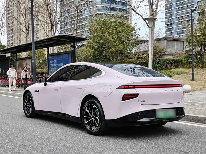 Фото 4 - XPeng P7