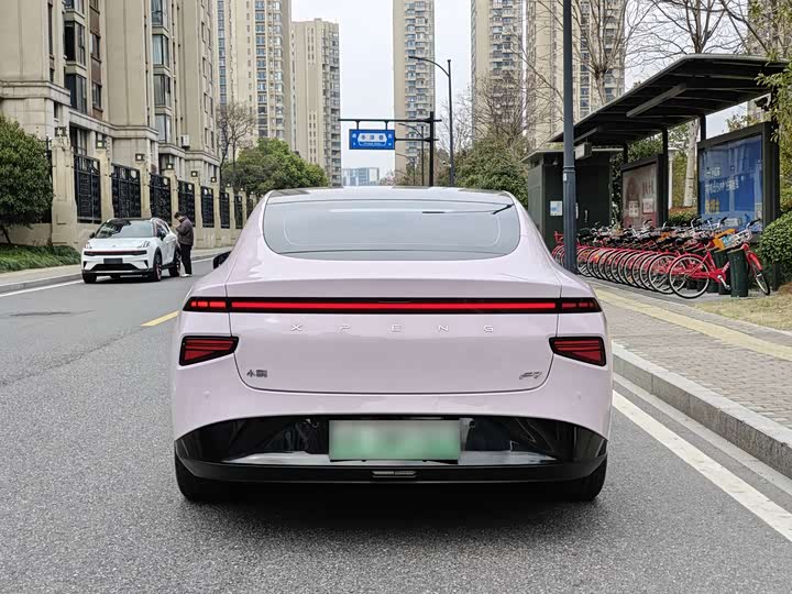 Фото 5 - XPeng P7