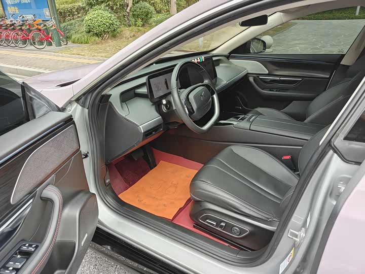 Фото 9 - XPeng P7