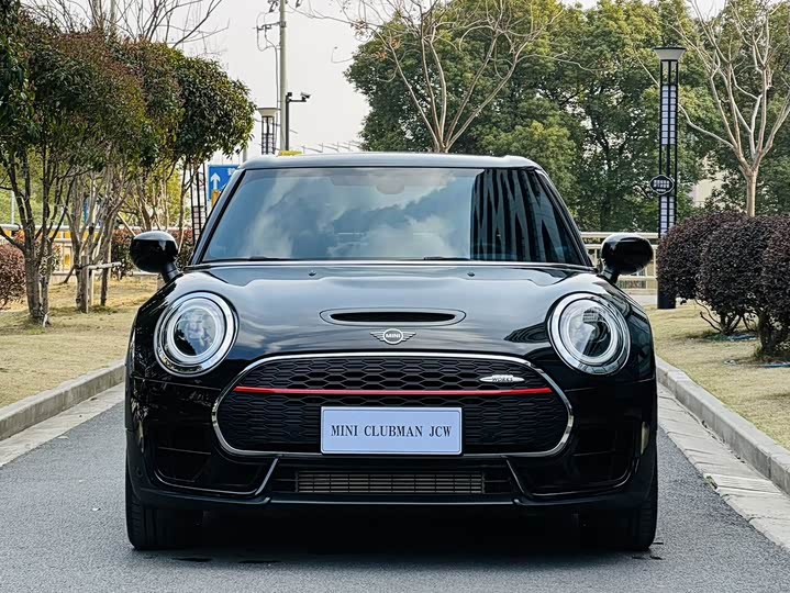 Photo 2 - Mini Clubman JCW