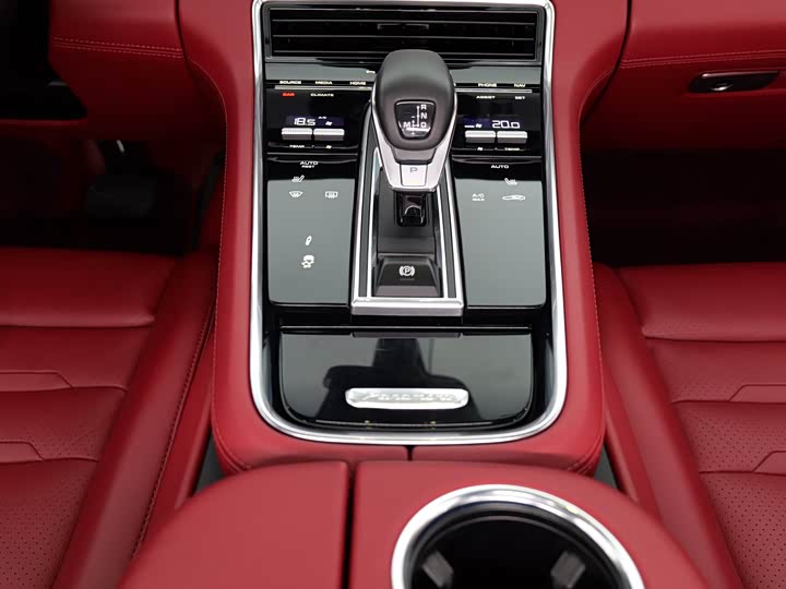 Фото 7 - Porsche Panamera