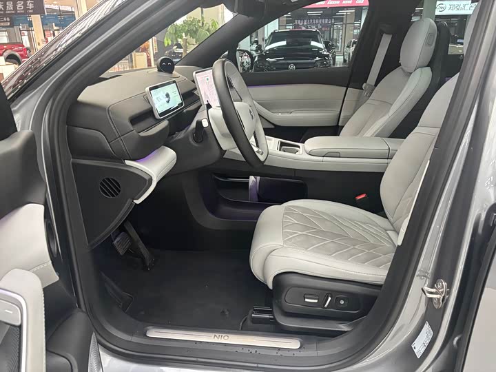 Photo 4 - Nio ES6