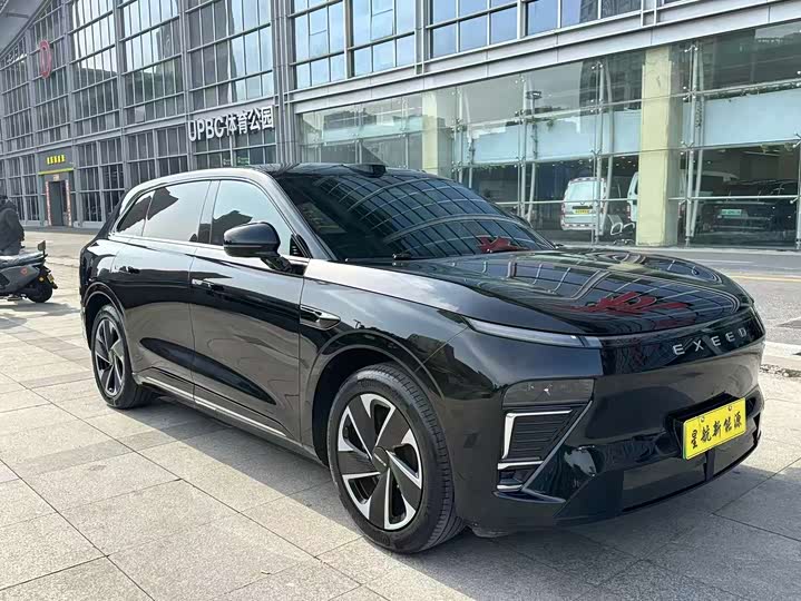 Photo 2 - Exeed Sterra ET