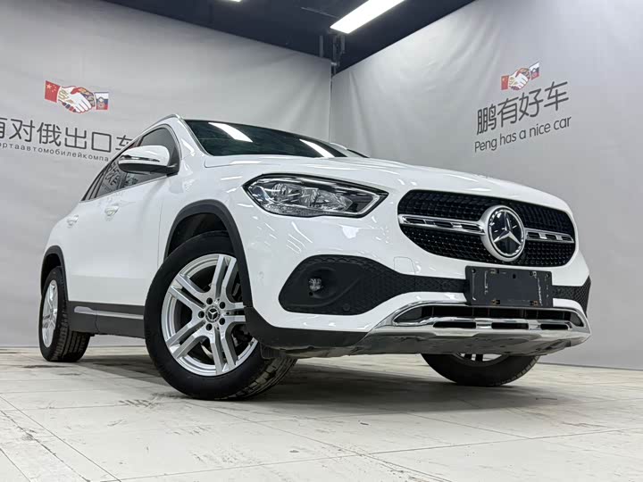 Photo 3 - Mercedes-Benz GLA-Class