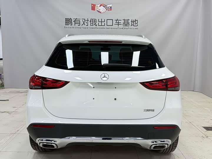 Photo 8 - Mercedes-Benz GLA-Class
