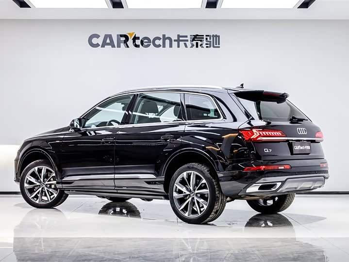 Фото 4 - Audi Q7