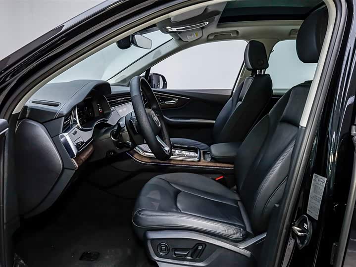 Фото 9 - Audi Q7