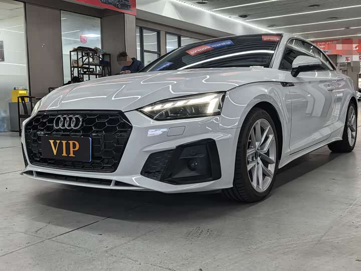 Фото 1 - Audi A5