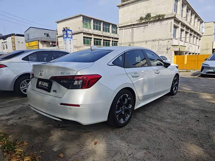 Фото 4 - Honda Civic