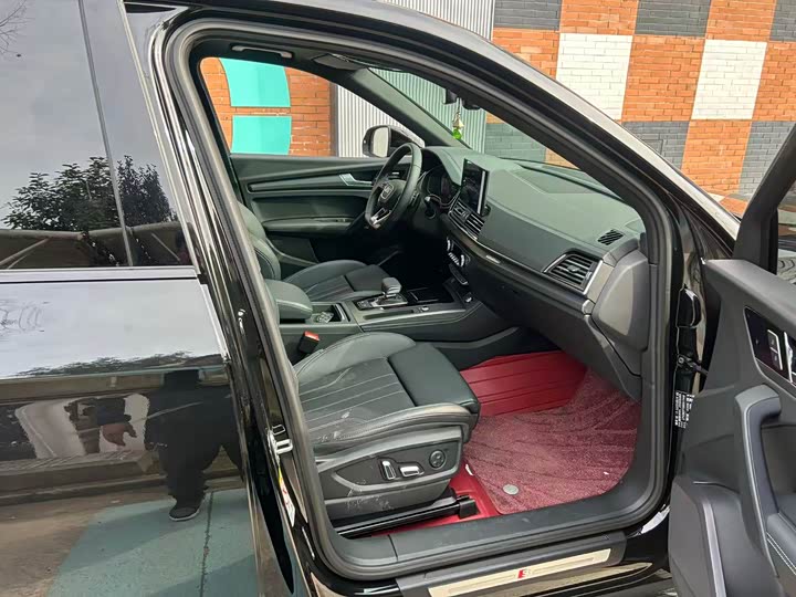 Фото 5 - Audi Q5L