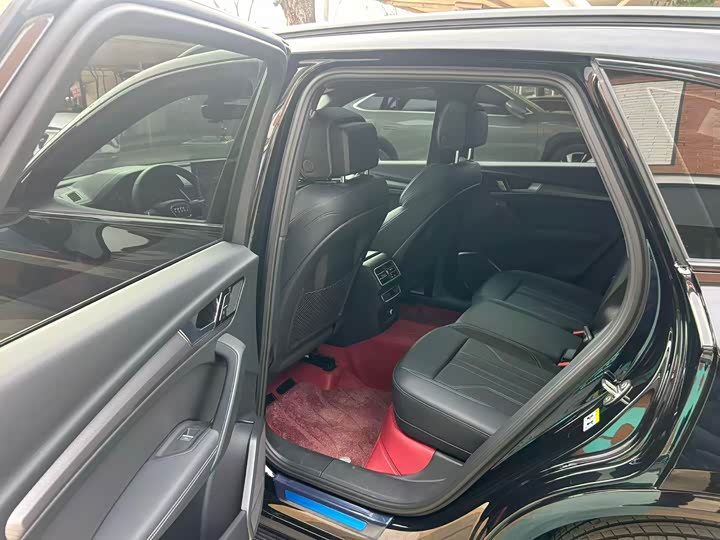 Фото 8 - Audi Q5L